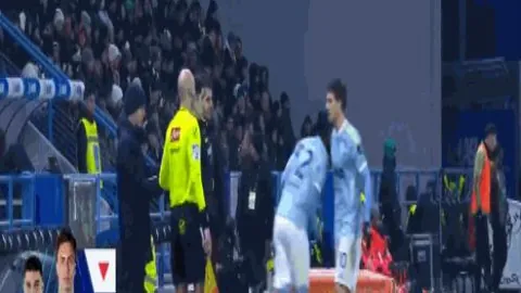 “15年后再获60胜里程碑！骑士险胜快船跃居第八，哈登三双助力，鲍威尔独得34分闪耀全场”